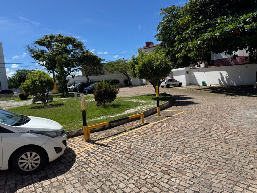 Apartamento 2 Quartos, Garagem - Imóvel em Costa Azul - JL Imóveis Bahia